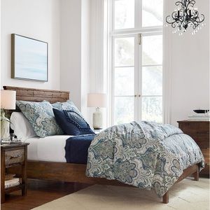 Queen Pottery Barn EUC Jordan Paisley Blue Duvet with two shams
